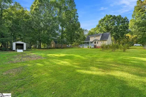 Exterior - 302 Hamilton Dr, Easley, SC 29640 photo 5 of 7