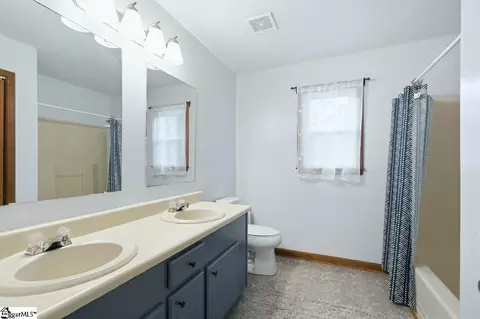 Bath - 302 Hamilton Dr, Easley, SC 29640 photo 4 of 4