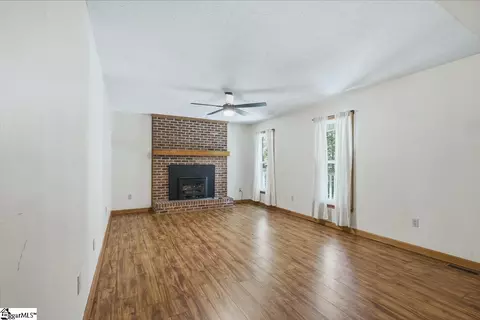 Living - 302 Hamilton Dr, Easley, SC 29640 photo 2 of 2