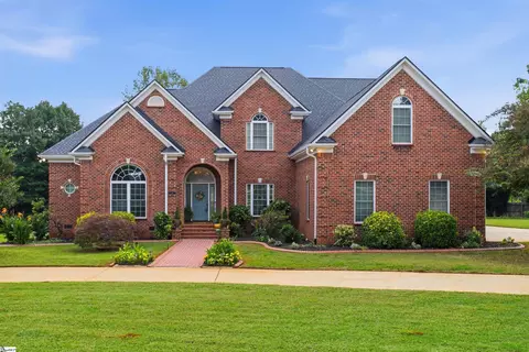16 Fairway Dr, Piedmont, SC 29673
