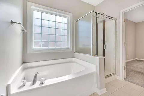 Bath - 118 Shipyard Cir, Anderson, SC 29621 photo 2 of 4