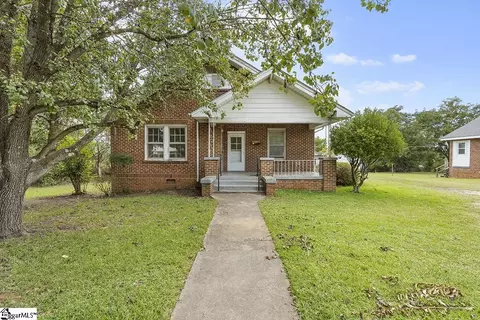 92 Fourth St, Greenwood, SC 29646