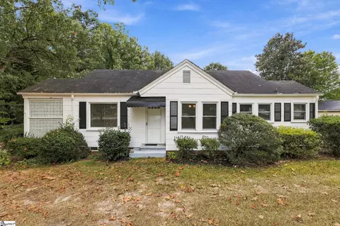 100 Bob White Ln, Taylors, SC 29687