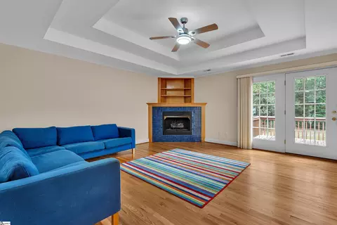 Living - 319 Cedar Bluff Dr, Moore, SC 29369 photo 3 of 4
