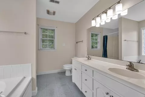 Bath - 319 Cedar Bluff Dr, Moore, SC 29369 photo 2 of 4
