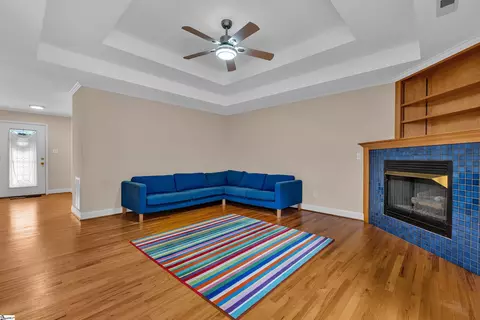Living - 319 Cedar Bluff Dr, Moore, SC 29369 photo 2 of 4