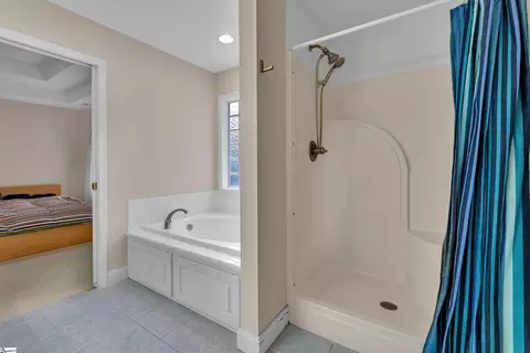 Bath - 319 Cedar Bluff Dr, Moore, SC 29369 photo 1 of 4