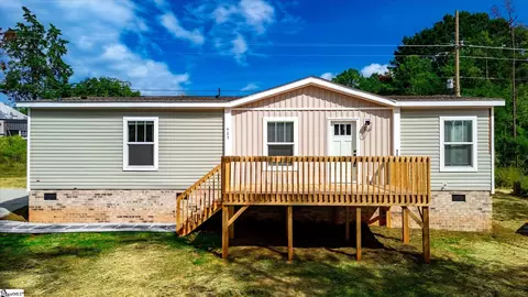 425 Stewart Rd, Six Mile, SC 29682