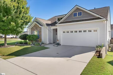 201 St Lucie Dr, Simpsonville, SC 29681