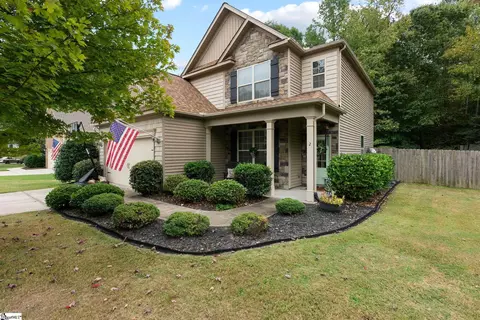 2 Oak Willow Ct, Fountain Inn, SC 29644