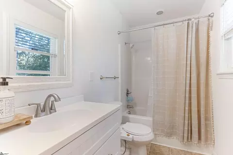 Bath - 116 Zion St, Easley, SC 29640 photo 1 of 2