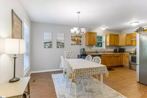 Dining - 116 Zion St, Easley, SC 29640 photo 1 of 1