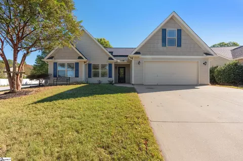 101 Queensland Ct, Fountain Inn, SC 29644
