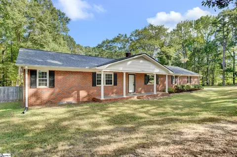 106 Forrest Dr, Fountain Inn, SC 29644