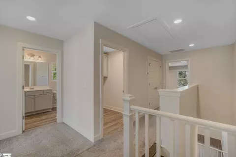 Entry Way - 9 Jaycee Ct, Greenville, SC 29607 photo 4 of 9