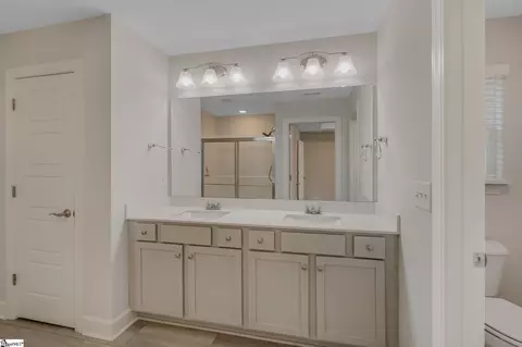 Entry Way - 9 Jaycee Ct, Greenville, SC 29607 photo 6 of 9