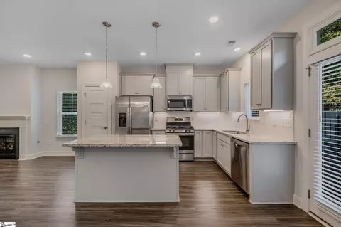 Kitchen - 9 Jaycee Ct, Greenville, SC 29607 photo 2 of 3