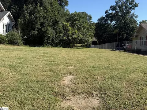 371 Saint Andrews St, Spartanburg, SC 29306