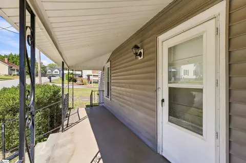 Exterior - 105 S 6th St, Easley, SC 29640 photo 3 of 4