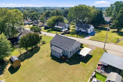 View/Area - 105 S 6th St, Easley, SC 29640 photo 2 of 6