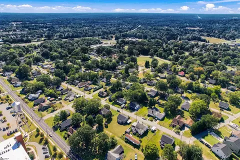 View/Area - 105 S 6th St, Easley, SC 29640 photo 4 of 6