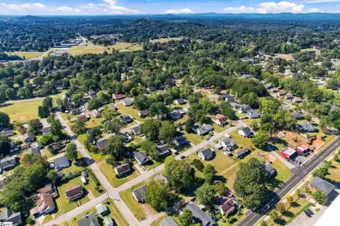 View/Area - 105 S 6th St, Easley, SC 29640 photo 5 of 6