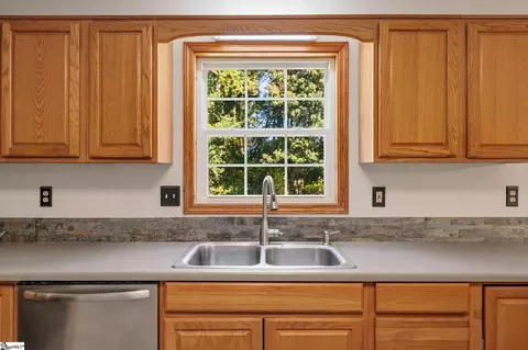 Kitchen - 108 J Chris Dr, Pelzer, SC 29669 photo 3 of 4