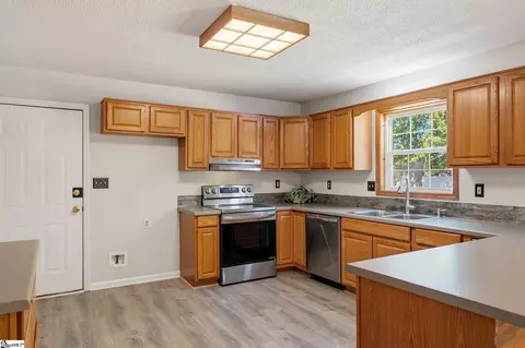 Kitchen - 108 J Chris Dr, Pelzer, SC 29669 photo 2 of 4
