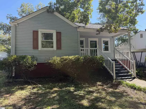 155 White Oak Rd, Spartanburg, SC 29301