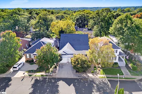 4 Crabapple Ct, Greenville, SC 29605