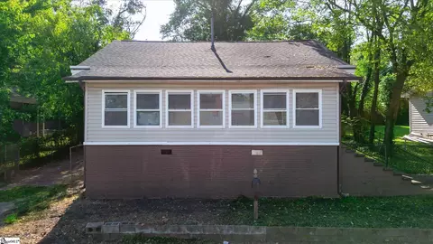 33 Ross St, Greenville, SC 29611