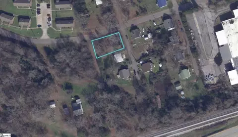 513 Aiken St, Calhoun Falls, SC 29628