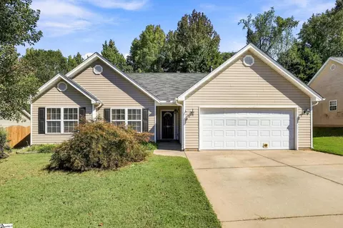 105 Sturgeon Bay Dr, Taylors, SC 29687