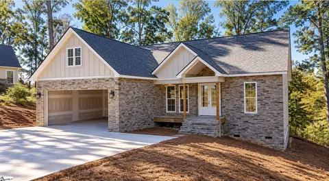 Exterior - 924 Falling Waters Ln, Seneca, SC 29672 photo 3 of 4