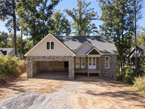 Exterior - 924 Falling Waters Ln, Seneca, SC 29672 photo 2 of 4