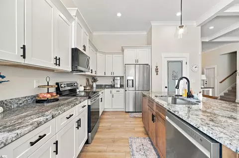 Kitchen - 6838 Midway Rd, Williamston, SC 29697 photo 3 of 4