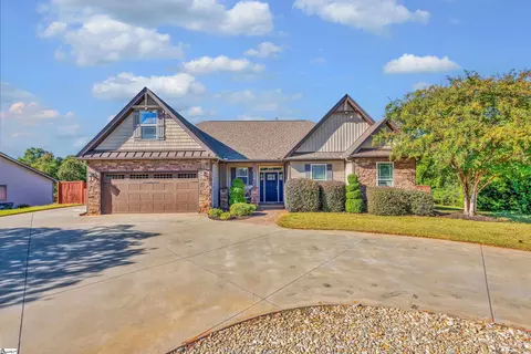 38 Rising Meadow Ln, Taylors, SC 29687