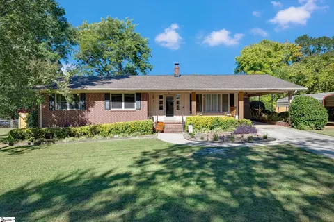 4 Hodgens Dr, Greenville, SC 29617