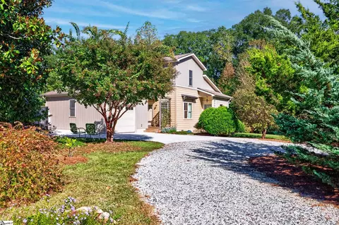 56 Montague Cir, Greenville, SC 29617
