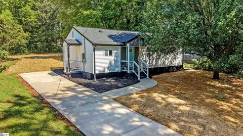 12 E Decatur St, Greenville, SC 29617