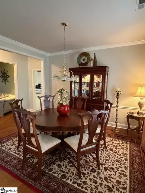 Dining - 730 Wilson Ferry Rd, Moore, SC 29369 photo 1 of 2