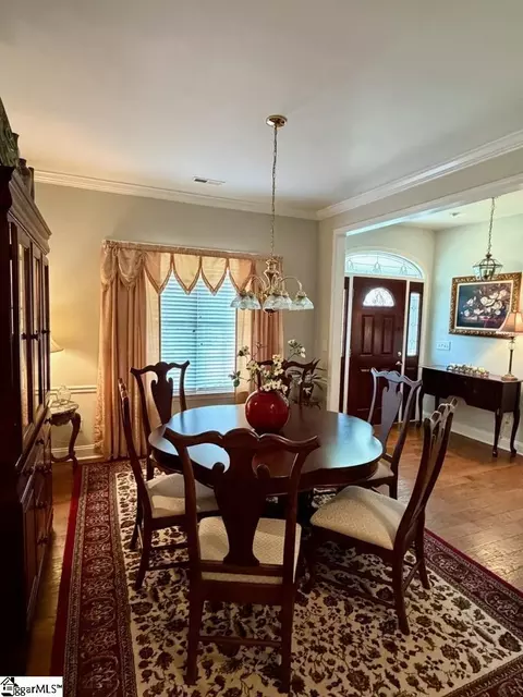 Dining - 730 Wilson Ferry Rd, Moore, SC 29369 photo 2 of 2