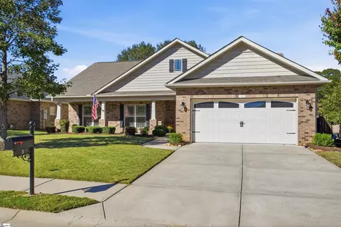 3 Moonlit Dr, Greenville, SC 29605