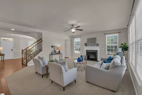 Living - 3 Grace Ct, Easley, SC 29642 photo 4 of 5