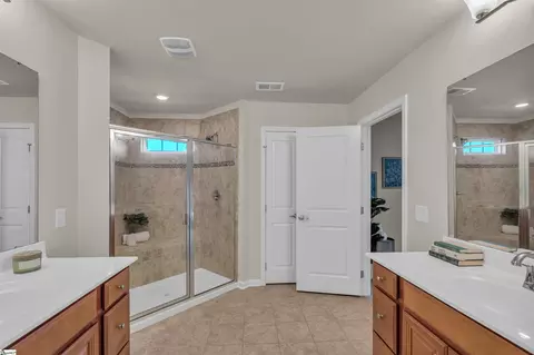 Bath - 3 Grace Ct, Easley, SC 29642 photo 3 of 4