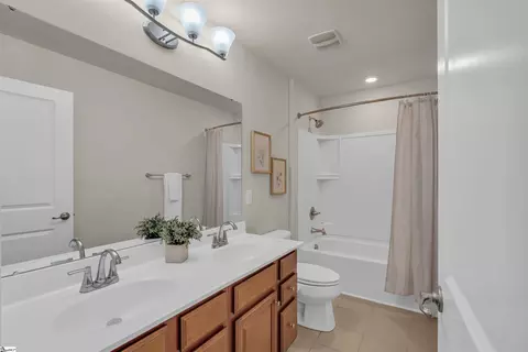 Bath - 3 Grace Ct, Easley, SC 29642 photo 1 of 4