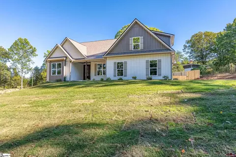 19 Kimberly Dr, Travelers Rest, SC 29690