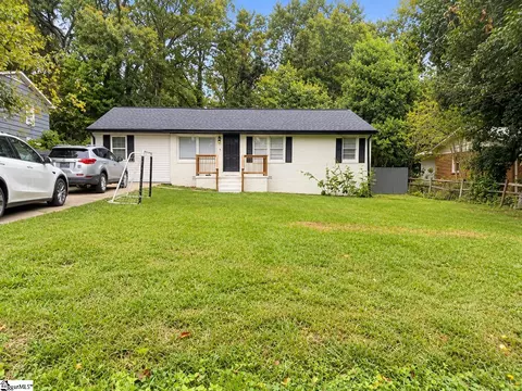 33 Butternut Dr, Greenville, SC 29605