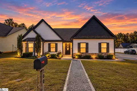 300 Catterick Way, Fountain Inn, SC 29644
