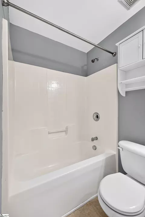 Bath - 100 Xander Dr, Greer, SC 29650 photo 3 of 5